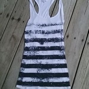 Like new size large Hollie racerback tank.